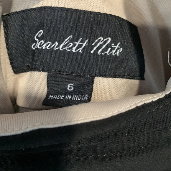 SCARLETT NITE Beautiful, Sleek & Silky lined Dress - Picture 5 of 8